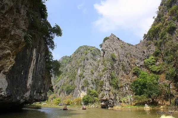 Tam Cốc đẹp ngất ngây trên truyền hình nước ngoài