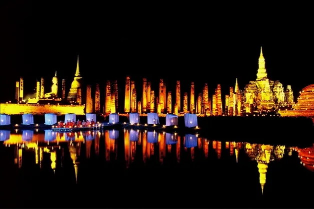 Tháng 11 này hãy du lịch tại Thái Lan, tham dự lễ hội cổ tích Loy Krathong Tháng 11 này hãy du lịch tại Thái Lan tham dự lễ hội cổ tích Loy Krathong
