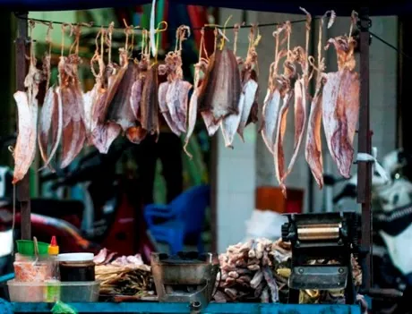 Thế giới đồ ăn vặt bên bến Ninh Kiều Thế giới đồ ăn vặt bên bến Ninh Kiều