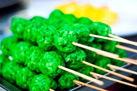 Thế giới đồ ăn vặt bên bến Ninh Kiều Thế giới đồ ăn vặt bên bến Ninh Kiều