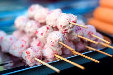 Thế giới đồ ăn vặt bên bến Ninh Kiều Thế giới đồ ăn vặt bên bến Ninh Kiều