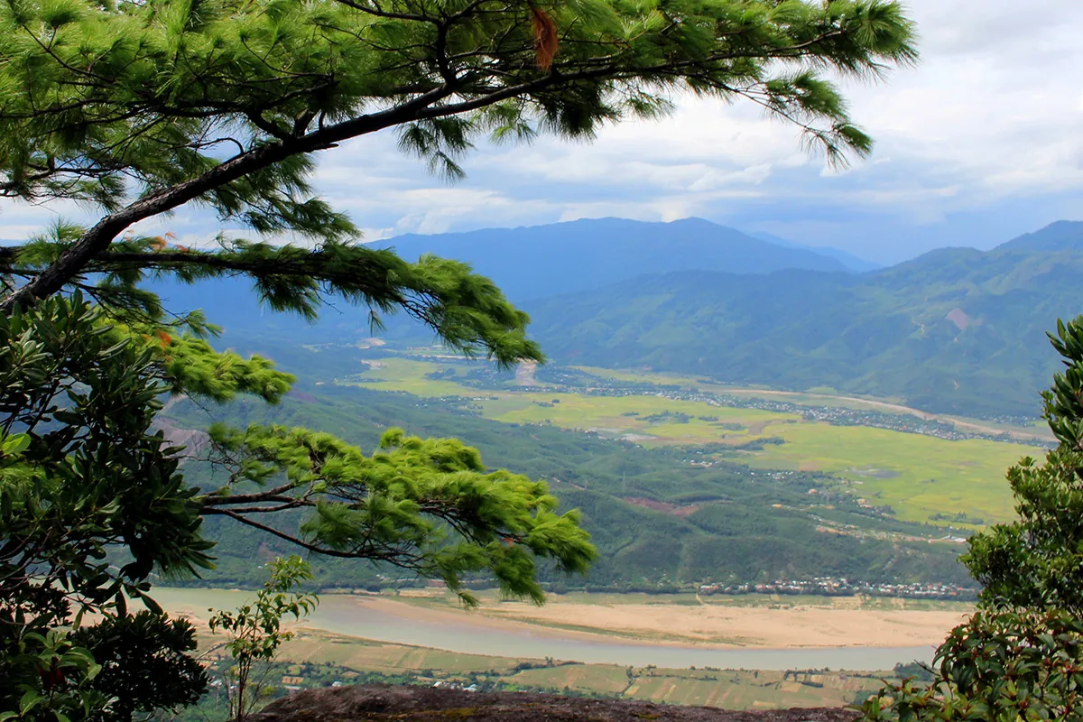 Thung lũng trên đỉnh Am Thông Thung lũng trên đỉnh Am Thông