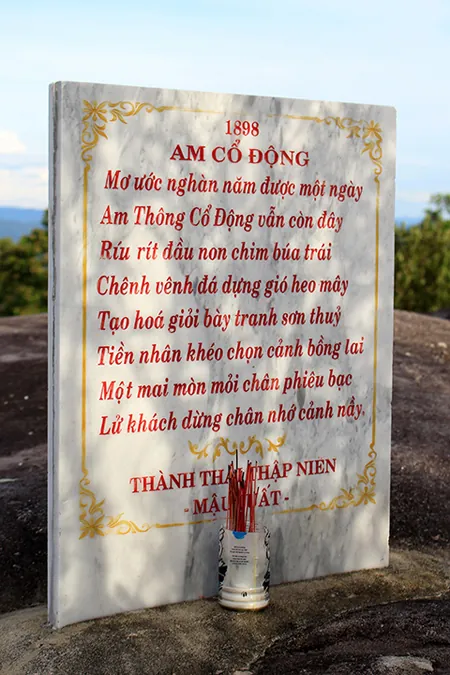 Thung lũng trên đỉnh Am Thông Thung lũng trên đỉnh Am Thông