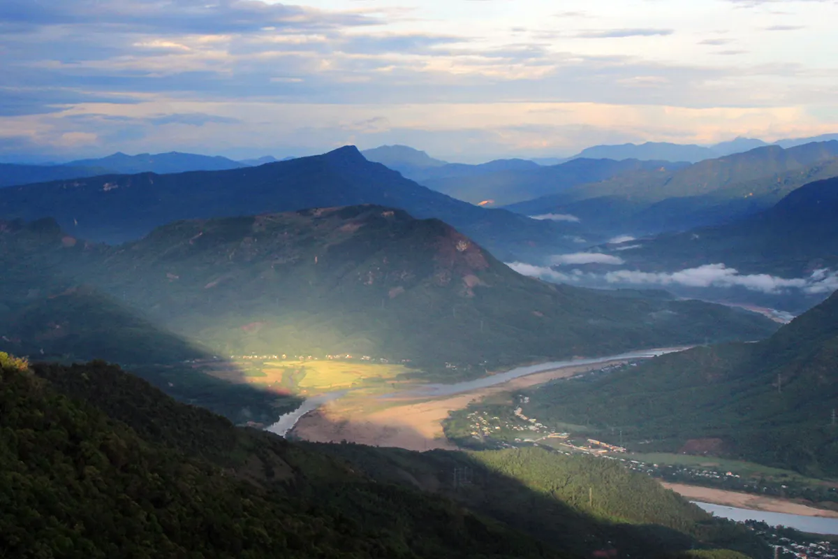 Thung lũng trên đỉnh Am Thông Thung lũng trên đỉnh Am Thông