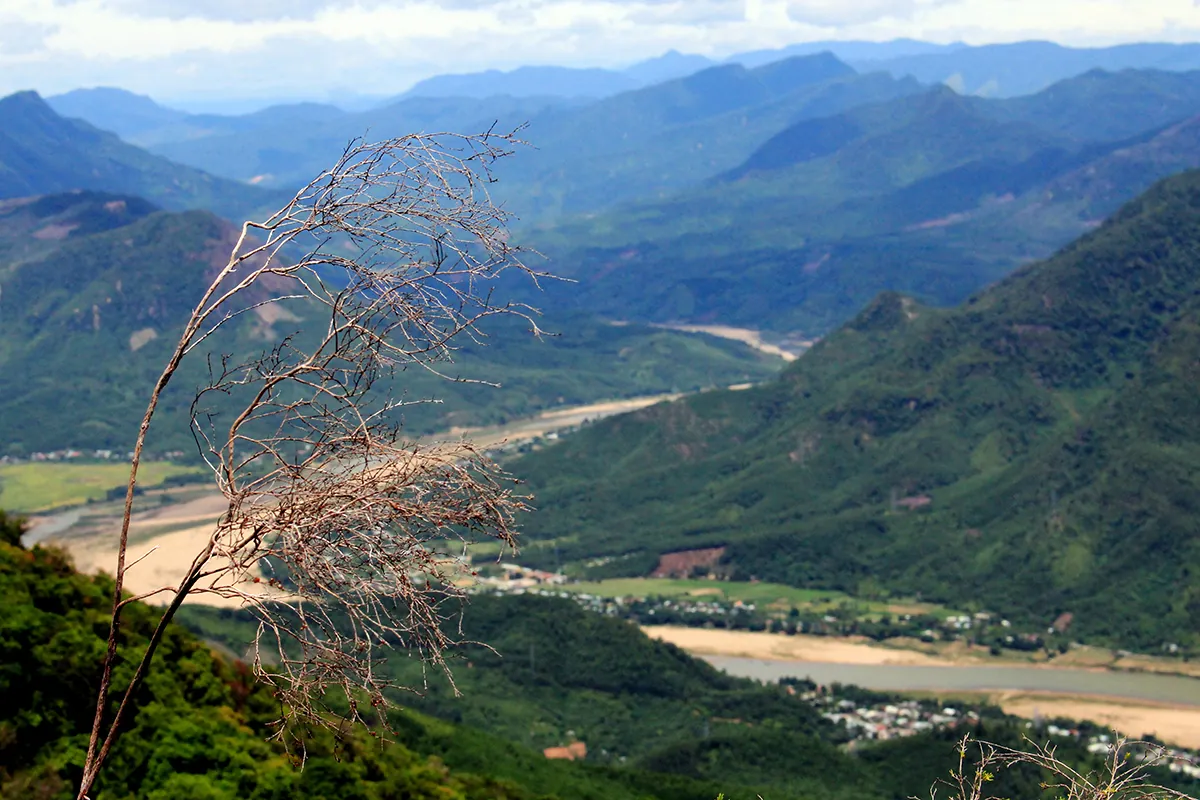 Thung lũng trên đỉnh Am Thông Thung lũng trên đỉnh Am Thông