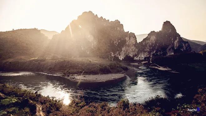 Vẻ thanh bình và hùng vĩ bên dòng sông Nậm Mu Vẻ thanh bình và hùng vĩ bên dòng sông Nậm Mu