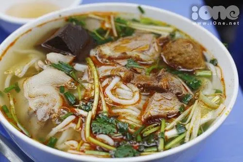15 món ăn cực ngon làm rạng danh Việt Nam trên thế giới Bún bò Huế