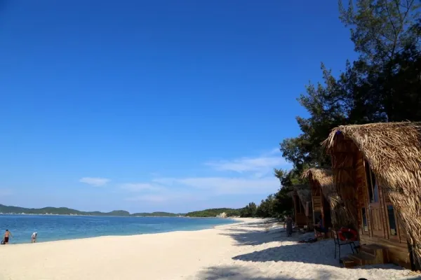 Khách sạn lều vịt ở Cô Tô