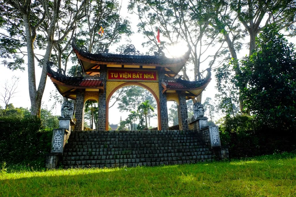 Đến Bảo Lộc đón nắng thu, ngắm hoa dã quỳ Đến Bảo Lộc đón nắng thu, ngắm hoa dã quỳ