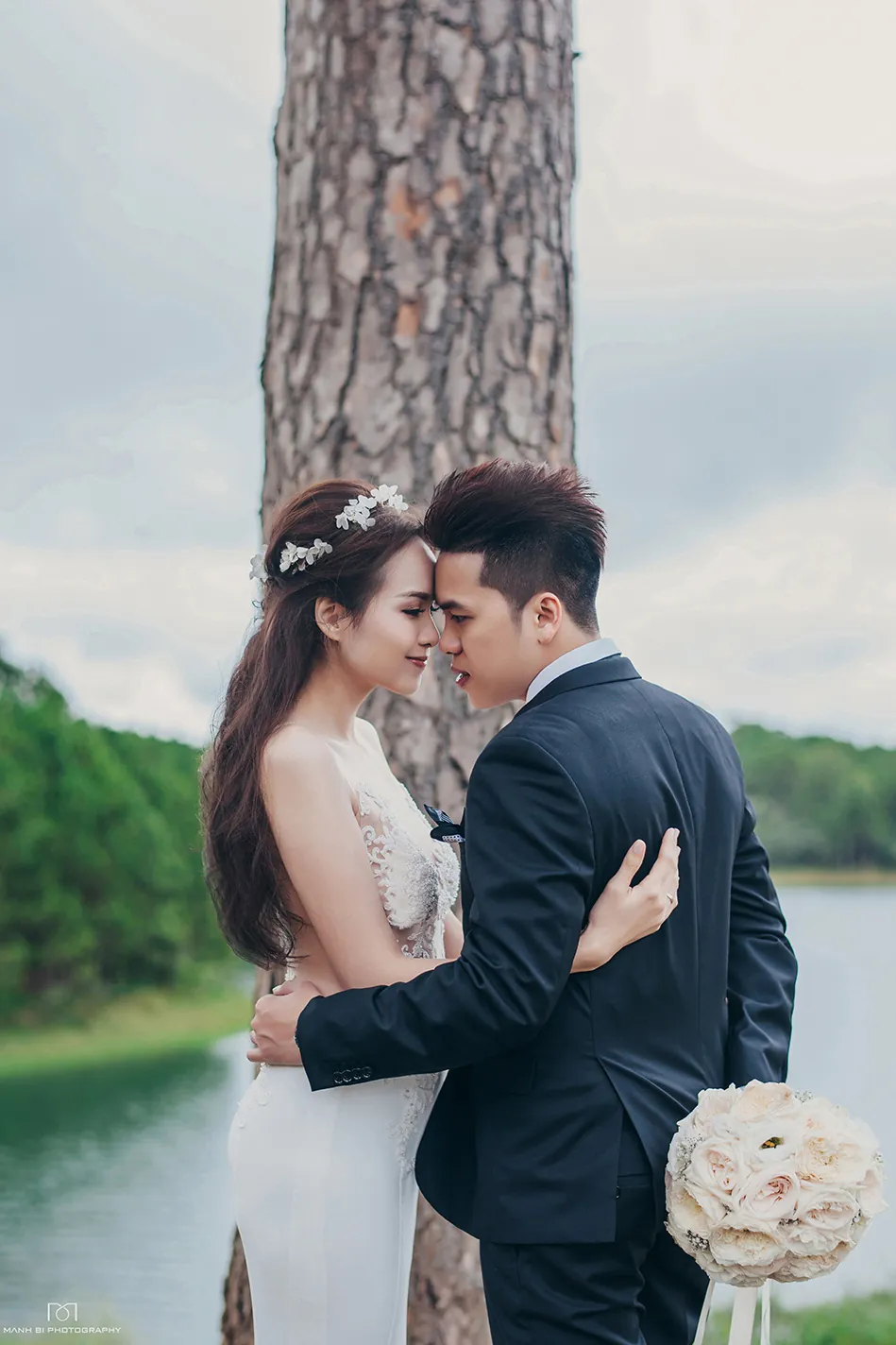 Ngắm bộ ảnh cưới lung linh ở Đà Lạt của vợ chồng Hoa hậu Diễm Hương ảnh cưới ở đà lạt của hoa hậu diễm hương