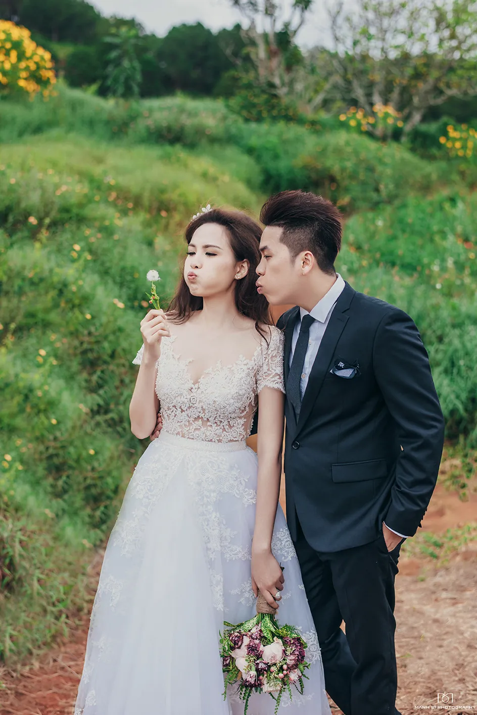 Ngắm bộ ảnh cưới lung linh ở Đà Lạt của vợ chồng Hoa hậu Diễm Hương ảnh cưới ở đà lạt của hoa hậu diễm hương