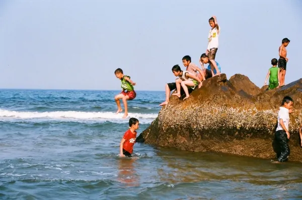 Bãi đá Nhảy Quảng Bình – ngổn ngang và kì thú