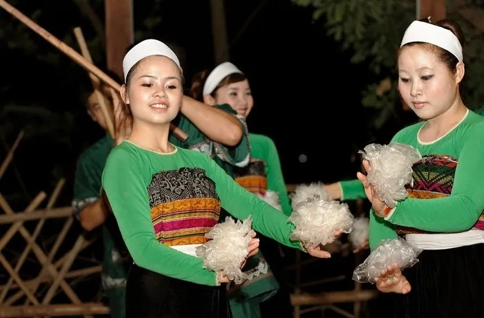 Bản Pom Coọng - bản làng mang đậm chất bản Thái