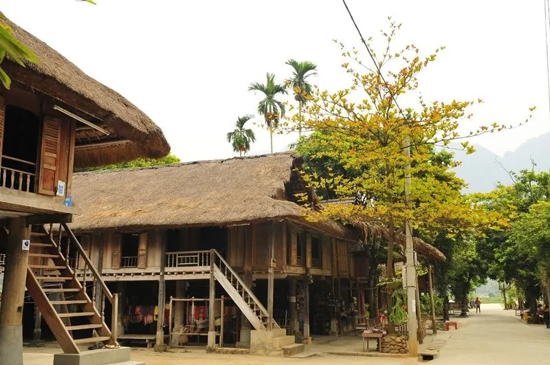 Bản Pom Coọng - Bản làng mang đậm chất bản Thái Bản Pom Coọng - bản làng mang đậm chất bản Thái