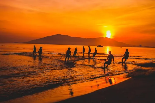Bình minh trên làng chài Lý Sơn Bình minh trên làng chài Lý Sơn