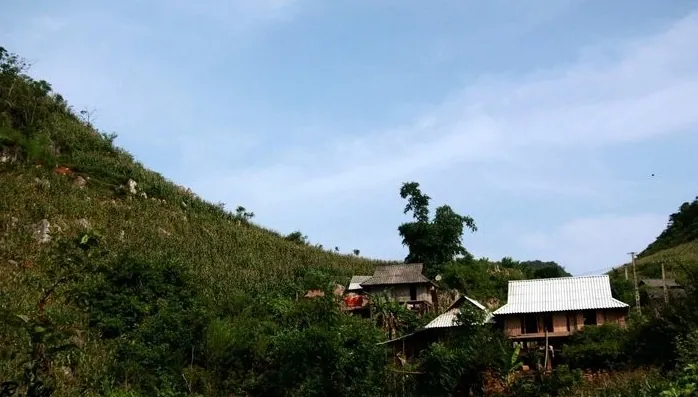Chạm mây Lũng Vân nơi nóc nhà xứ Mường Chạm mây Lũng Vân nơi nóc nhà xứ Mường