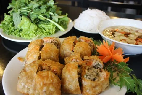 Du lịch Hải Phòng thưởng thức những món ngon nức tiếng đất cảng Du lịch Hải Phòng thưởng thức những món ngon nức tiếng đất cảng
