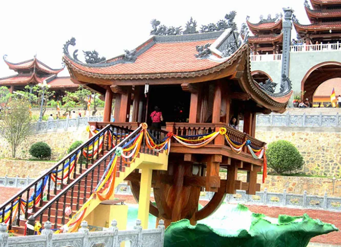Du lịch Quảng Ninh thăm chùa Ba Vàng điểm đến tâm linh ở xứ than