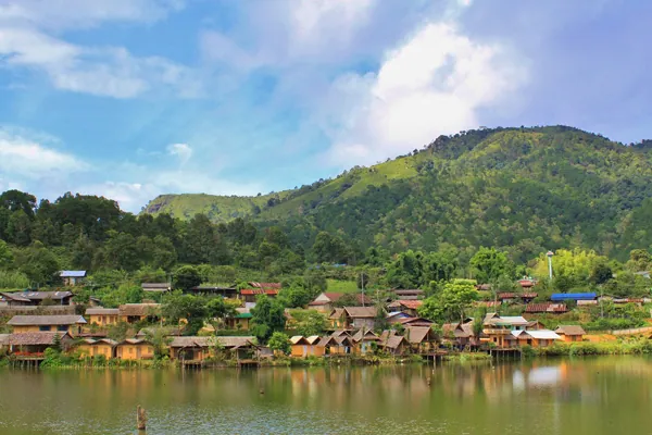 Du lịch Thái Lan ngắm ngôi làng trên đồi chè đẹp như bích họa Du lịch Thái Lan ngắm ngôi làng trên đồi chè đẹp như bích họa