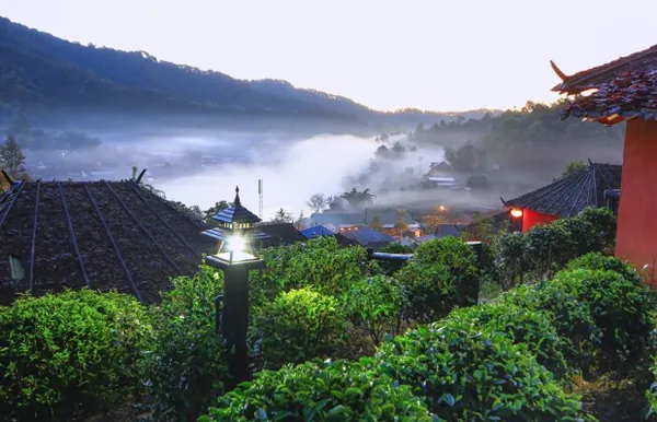 Du lịch Thái Lan ngắm ngôi làng trên đồi chè đẹp như bích họa Du lịch Thái Lan ngắm ngôi làng trên đồi chè đẹp như bích họa