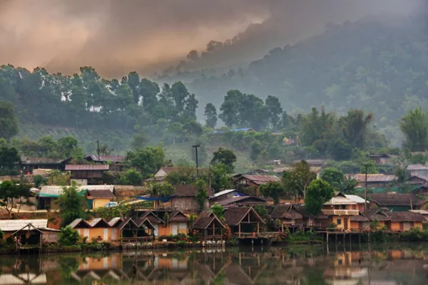 Du lịch Thái Lan ngắm ngôi làng trên đồi chè đẹp như bích họa Du lịch Thái Lan ngắm ngôi làng trên đồi chè đẹp như bích họa