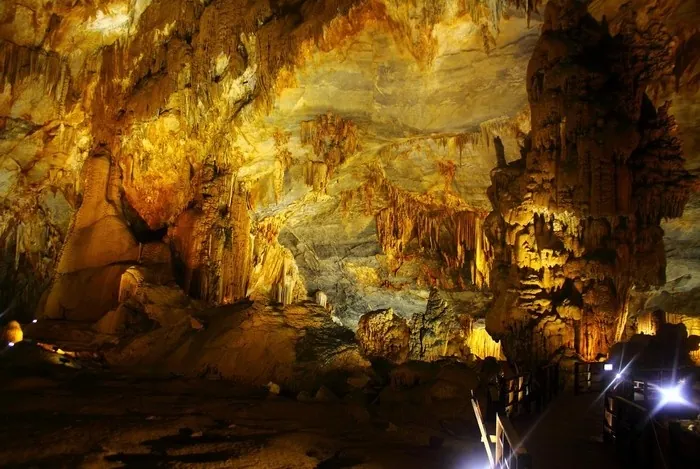 ĐỘNG PHONG NHA