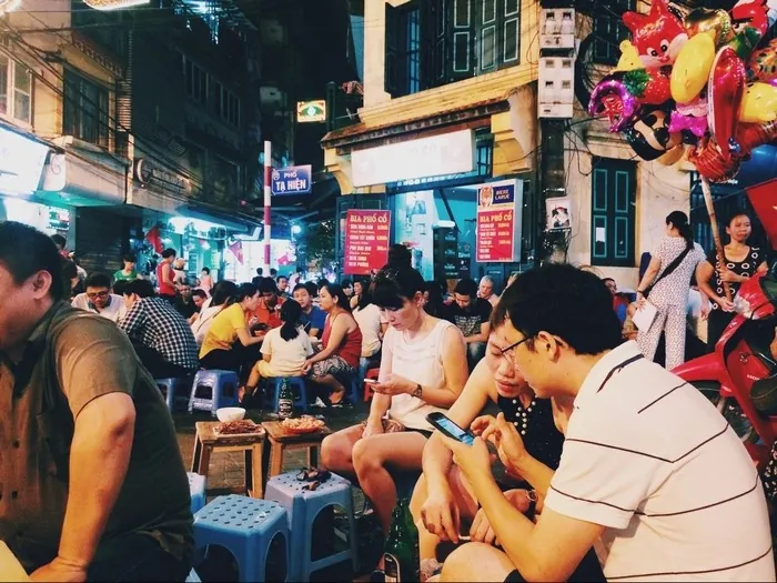 Say lòng phố Thu Hà Nội tháng 11