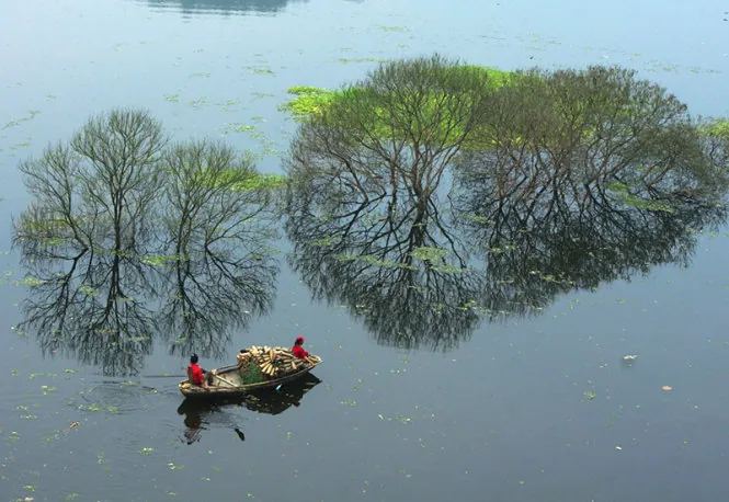 Sững sờ hồ Lá Luộc mùa thu như tranh thủy mặc Sững sờ hồ Lá Luộc mùa này như tranh thủy mặc