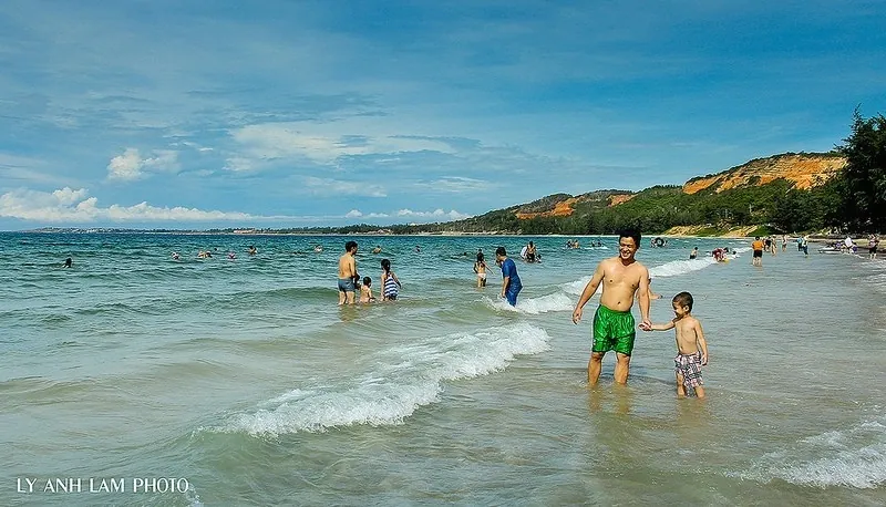 Thiên nhiên khoáng đạt nơi bãi biển hòn Rơm - Phan Thiết Thiên nhiên khoáng đạt nơi bãi biển hòn Rơm - Phan Thiết
