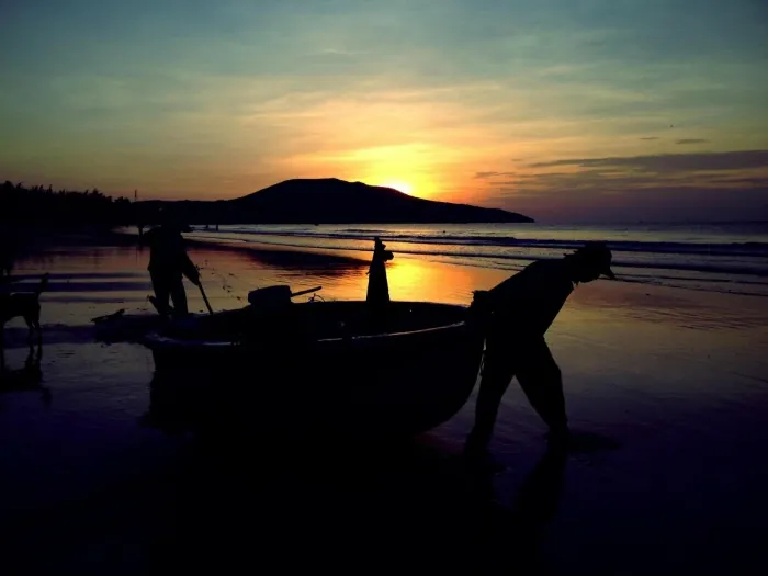 Thiên nhiên khoáng đạt nơi bãi biển hòn Rơm - Phan Thiết Thiên nhiên khoáng đạt nơi bãi biển hòn Rơm - Phan Thiết