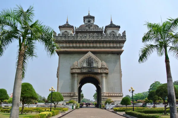 10 danh thắng không thể bỏ qua khi đến du lịch Lào