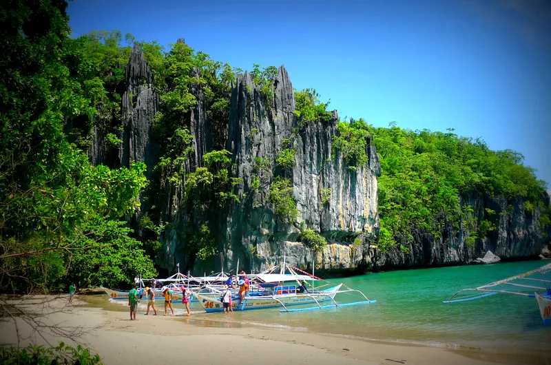 6 nơi tuyệt đẹp khiến bạn phải du lịch Philippines ngay lập tức 6 nơi tuyệt đẹp khiến bạn tự hỏi vì sao mình vẫn chưa du lịch Philippines