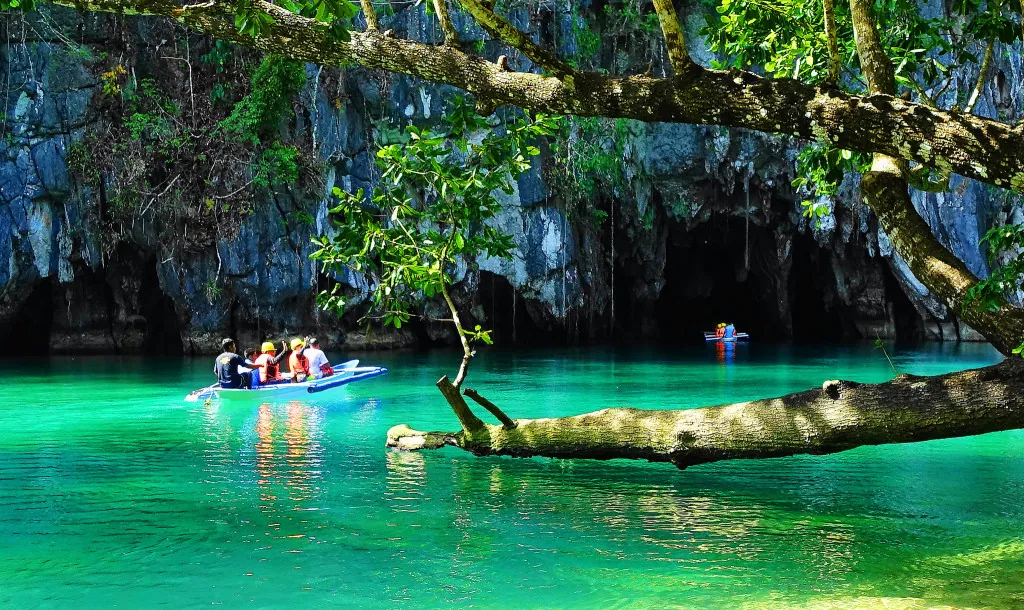 6 nơi tuyệt đẹp khiến bạn phải du lịch Philippines ngay lập tức 6 nơi tuyệt đẹp khiến bạn tự hỏi vì sao mình vẫn chưa du lịch Philippines