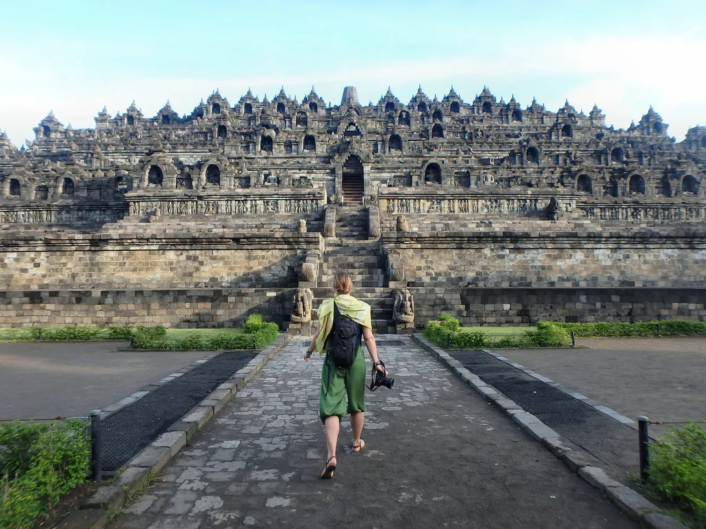Du lịch Indonesia khám phá vẻ đẹp độc đáo của ngôi đền Borobudur