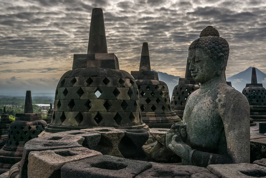Du lịch Indonesia khám phá vẻ đẹp độc đáo của ngôi đền Borobudur