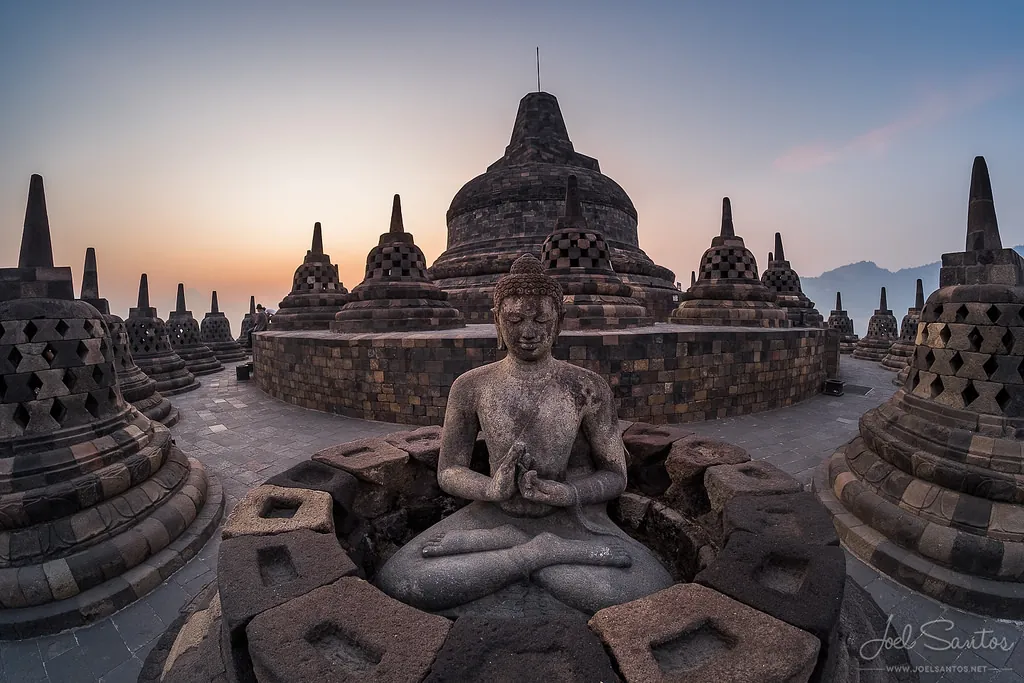 Du lịch Indonesia khám phá vẻ đẹp độc đáo của ngôi đền Borobudur