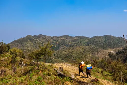 Leo Fansipan ngắm trời sao huyền ảo
