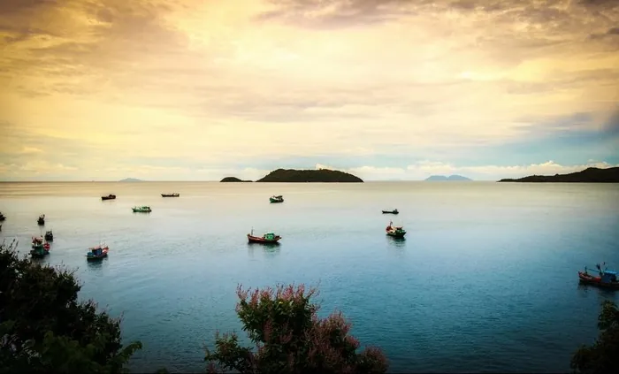 Nam Du - Nàng tiên cá ẩn mình giữa lòng đại dương xanh thẳm Nam Du Nàng tiên cá ẩn mình giữa lòng đại dương xanh thẳm