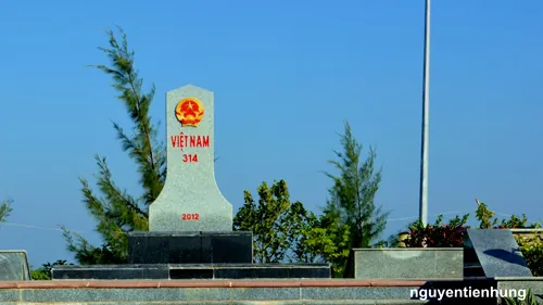 Những cột mốc đặc biệt trên biên giới đất liền Những cột mốc đặc biệt trên biên giới đất liền