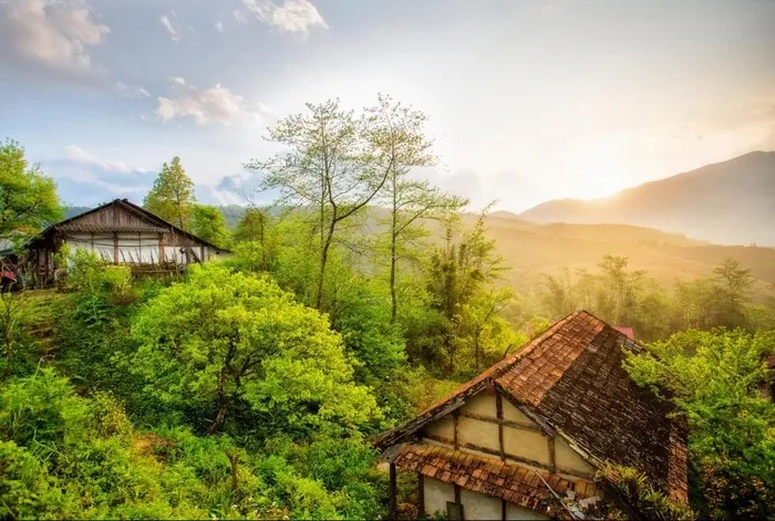 Nước đổ và em thơ, ngẩn ngơ dạ khúc tháng 5 ở SaPa