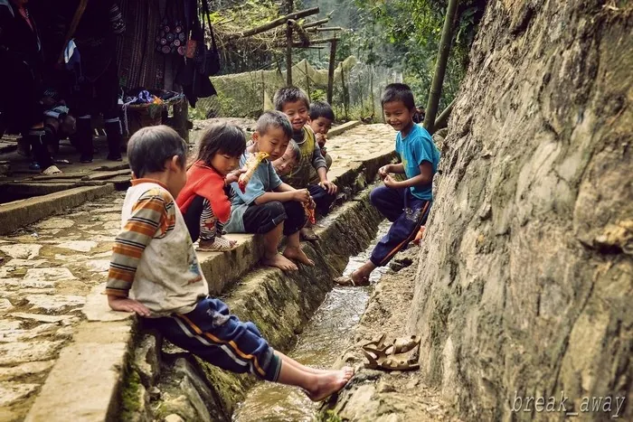 Nước đổ và em thơ, ngẩn ngơ dạ khúc tháng 5 ở SaPa