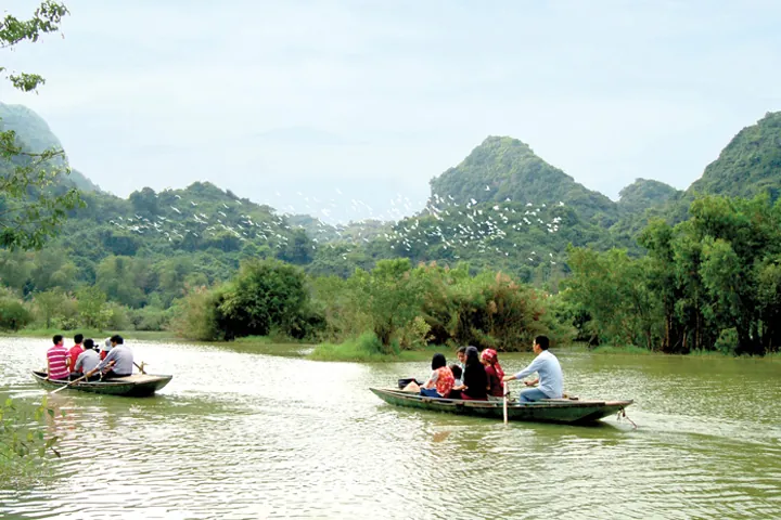 Thung Nham, thắng cảnh yên ả ở Ninh Bình Thung Nham, thắng cảnh yên ả ở Ninh Bình
