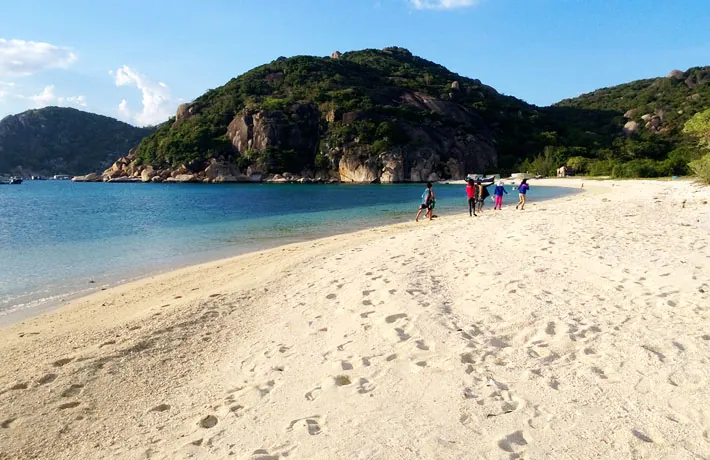Cắm trại, lặn biển ở Bình Ba - trải nghiệm tuyệt đỉnh nên thử một lần cảnh đẹp đảo Bình Ba