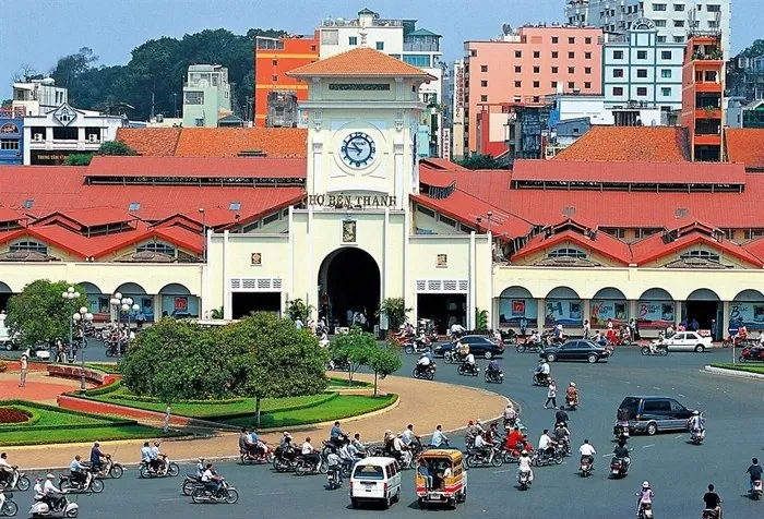 Du hí đến 5 khu chợ tấp nập nhất Sài thành