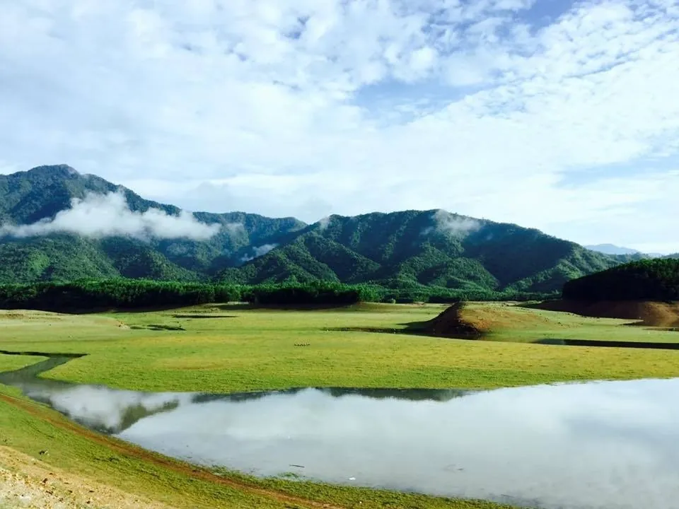 Hồ Nước Đẹp Tựa Cao Nguyên Tây Tạng Ở Đà Nẵng