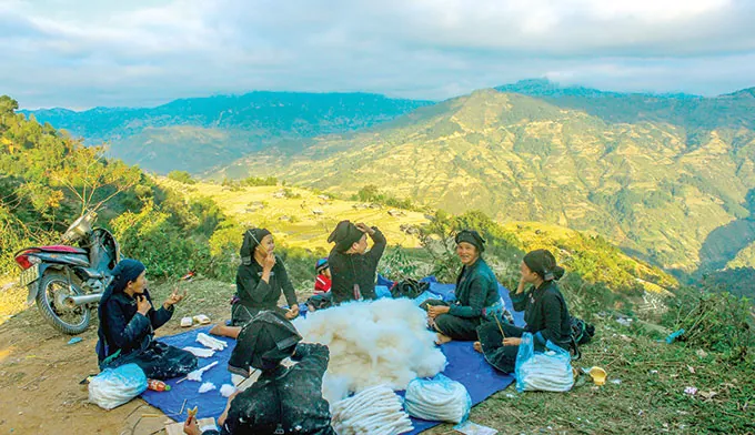 Mùa dệt ở bản La Chí, Hà Giang