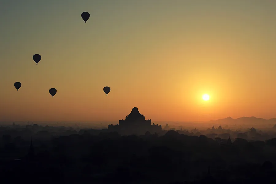 Du lịch Myanmar ngắm những đền tháp cổ kính ở Bagan