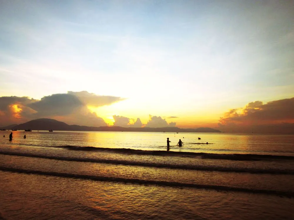 Trải nghiệm ngắm bình minh trên biển Dốc Lết – Nha Trang