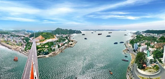 6 thành phố giáp biển nổi tiếng ở Việt Nam Thành phố Hạ Long
