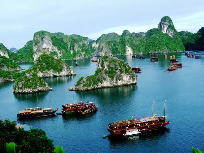 6 thành phố giáp biển nổi tiếng ở Việt Nam Vịnh Hạ Long